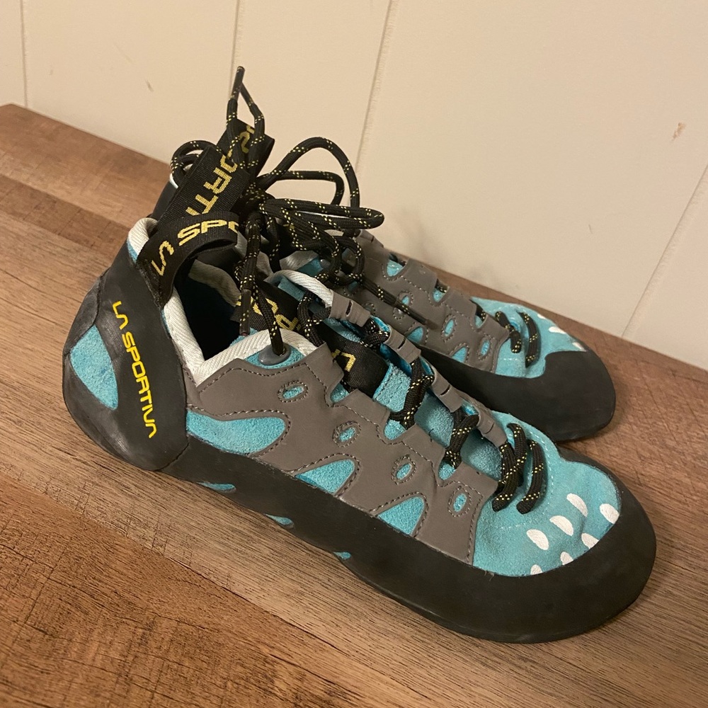 Women’s rock climbing shoes